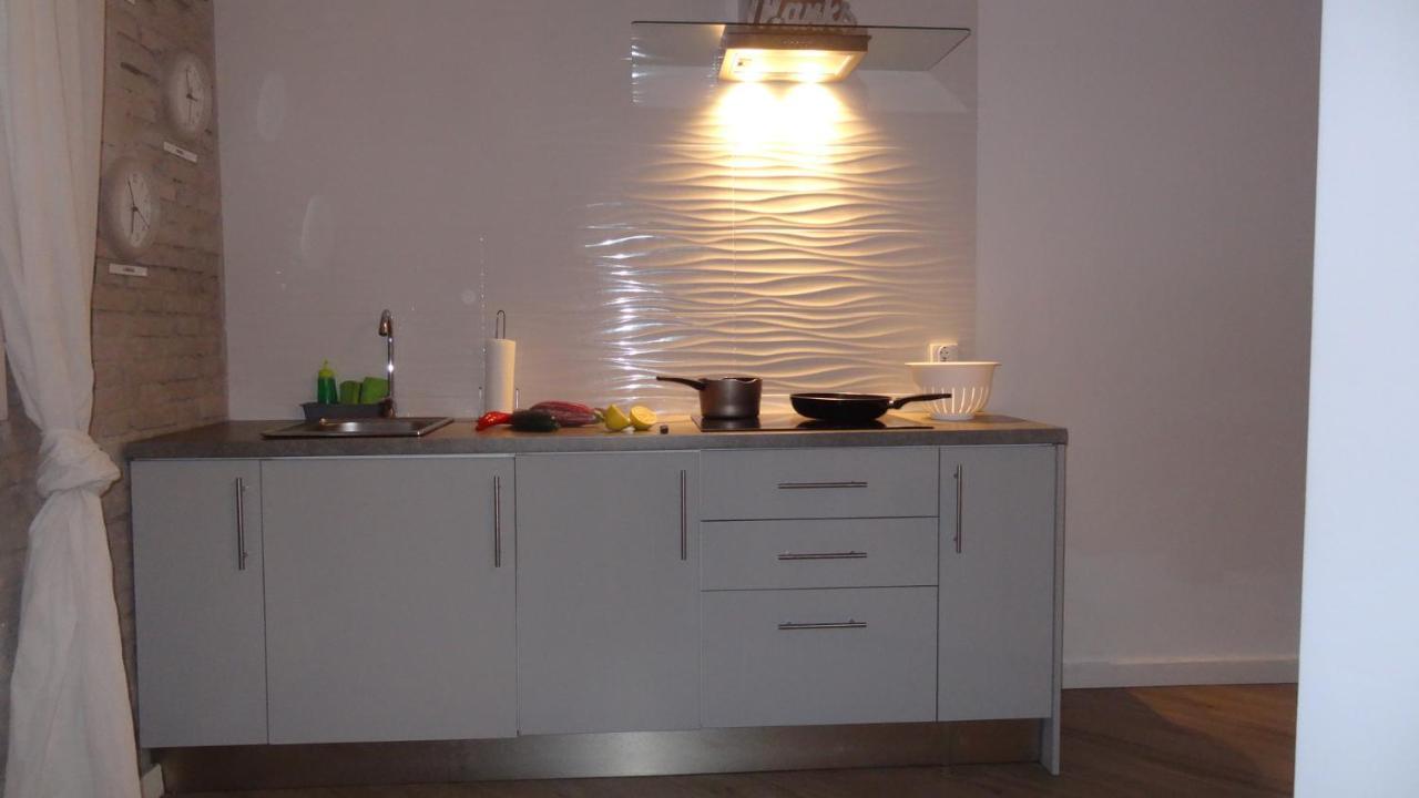 Bonito Bien Comunicado Appartement